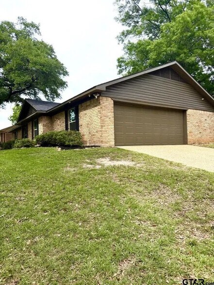Building Photo - 3424 Glendale Dr
