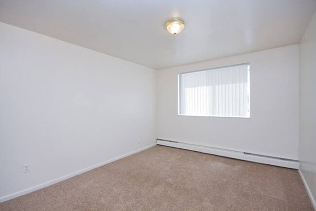 Bristol Square Bedroom - Bristol Square