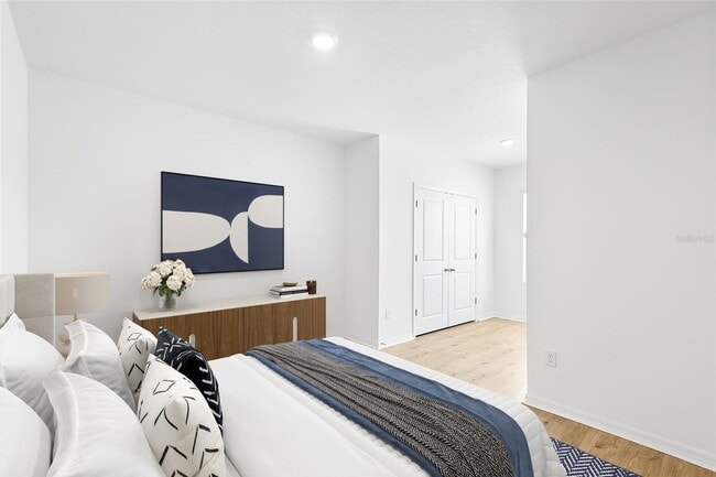 Building Photo - ANGELINE TOWNHOME AVAILABLE!!