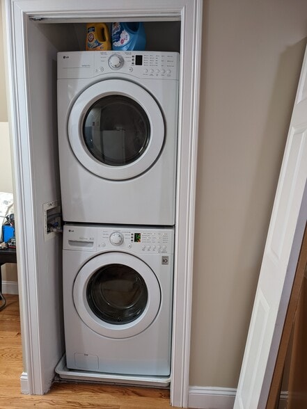 WASHER & DRYER - 143 Davenport Ave