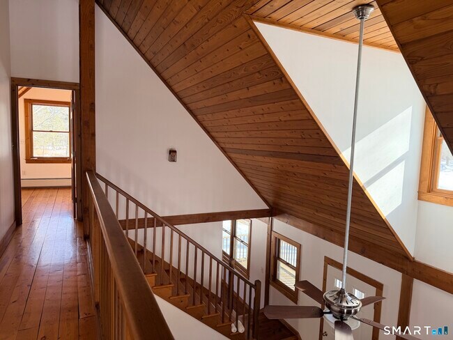 Building Photo - 249 Woodbury Rd