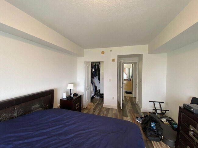 Building Photo - 1830 Radius Dr