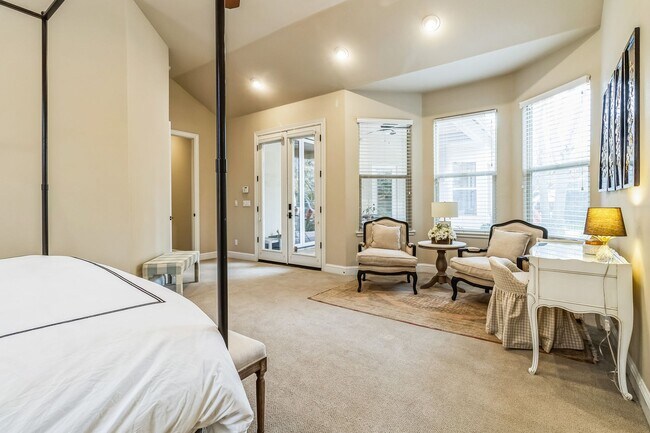 Building Photo - Luxurious Furnished Spanish-Style Home wit...