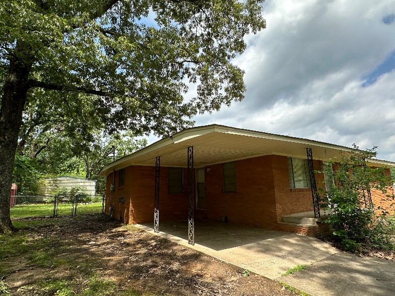 Building Photo - 8 Frostwood Dr