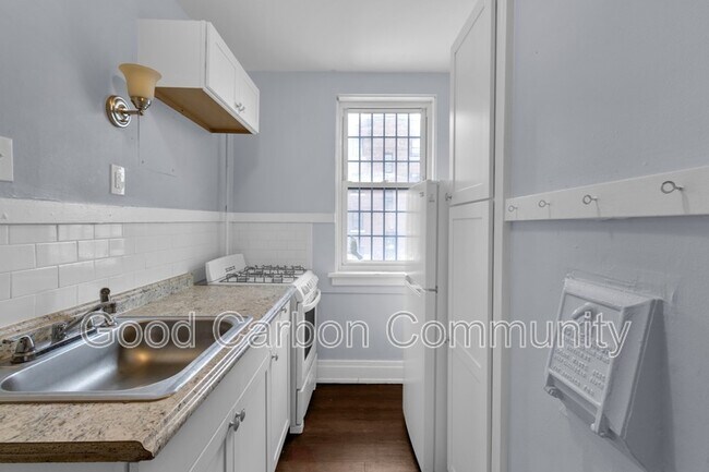 Building Photo - 12 E Depew Ave