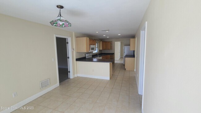 Building Photo - 1101 Sioux Dr
