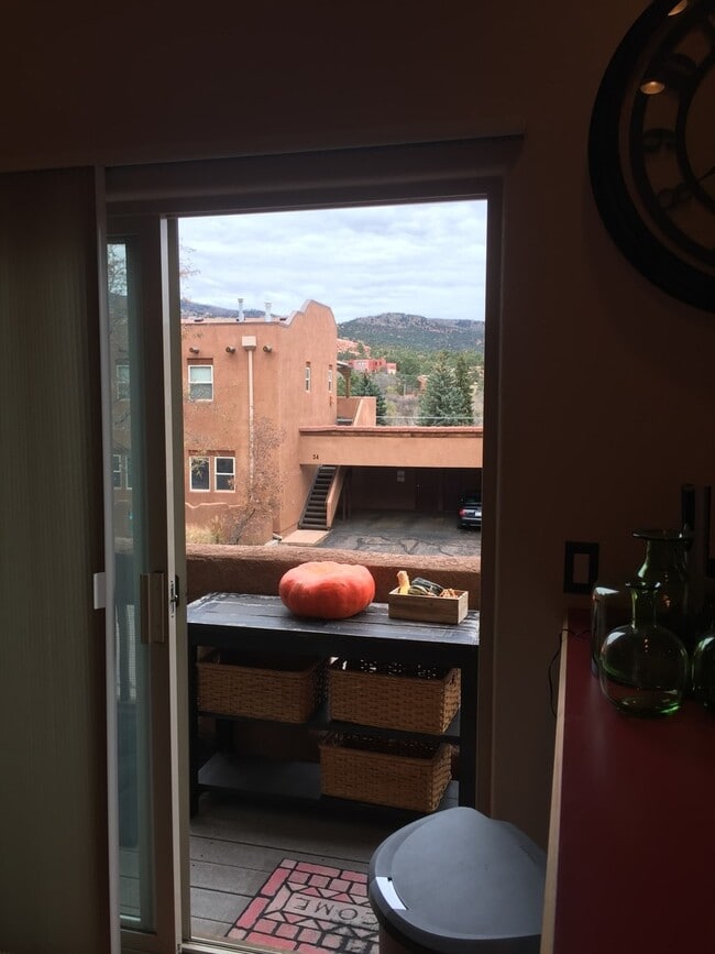 Building Photo - Manitou Springs Townhome