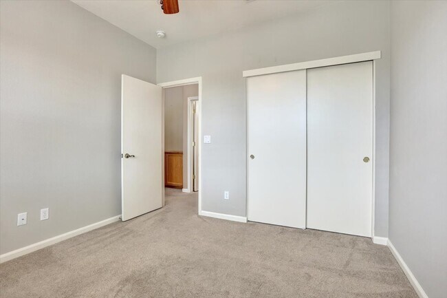 Building Photo - 683 Courtyards Loop