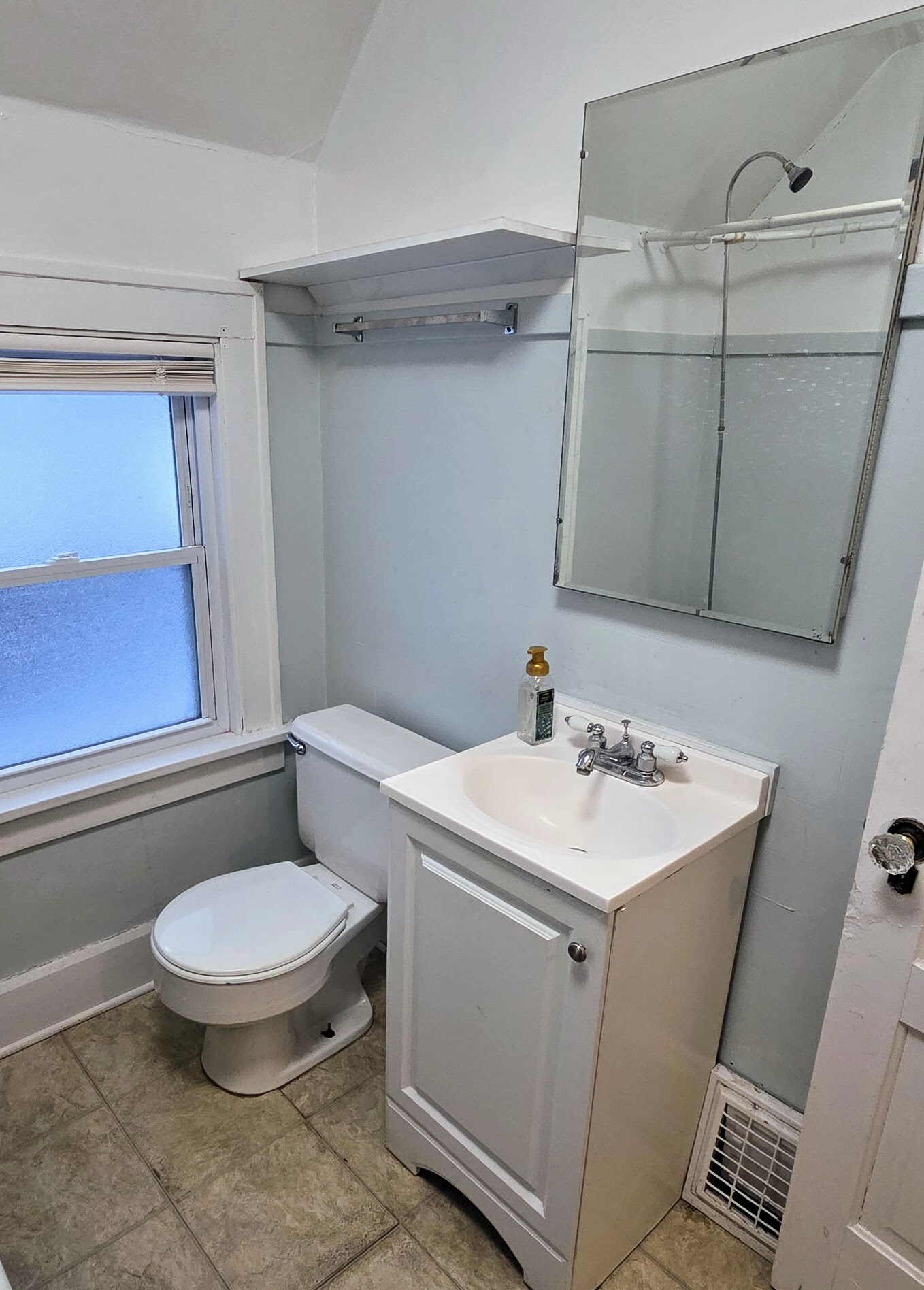 Building Photo - 1513 Holmes Ave