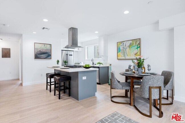 Building Photo - 7306 Independence Ave