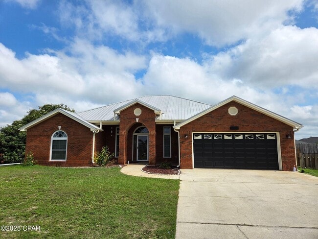 Primary Photo - 5209 Hickory St