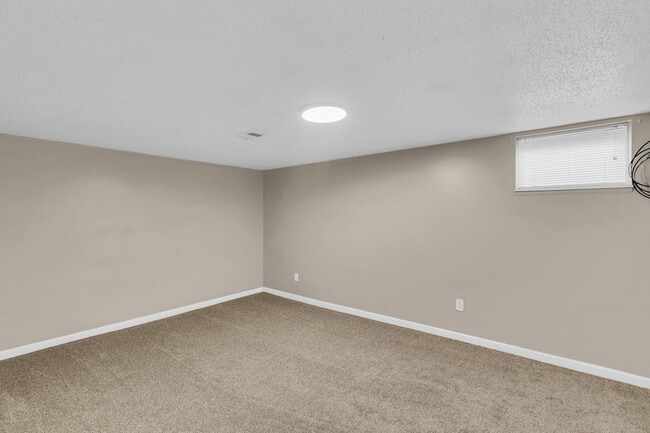 Building Photo - 9200 E 54th St