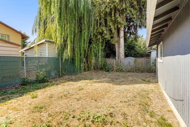 Building Photo - State Duplex - VPM482830S-6