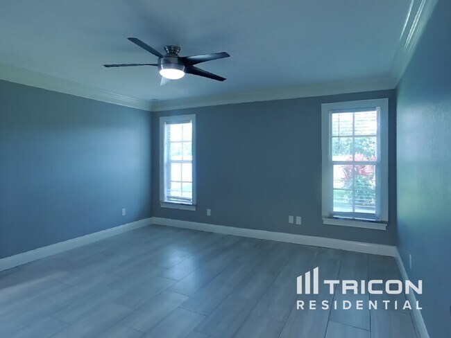 Building Photo - 363 Vail Dr