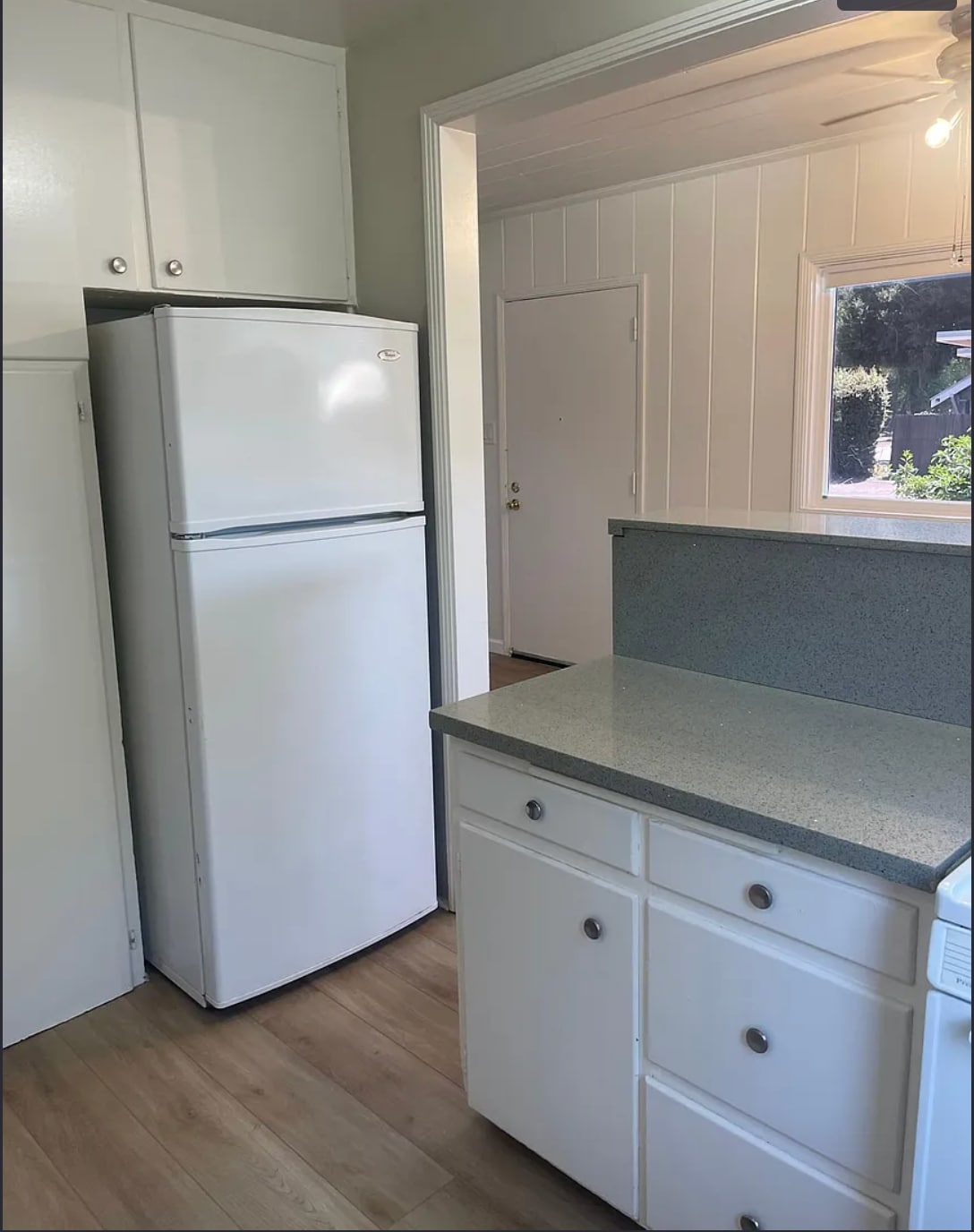 Building Photo - 555 S Indian Hill Blvd