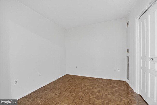 Building Photo - 7111 Woodmont Ave