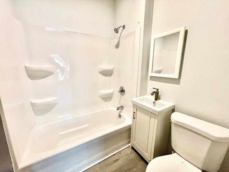 Building Photo - 5315 N 26th St