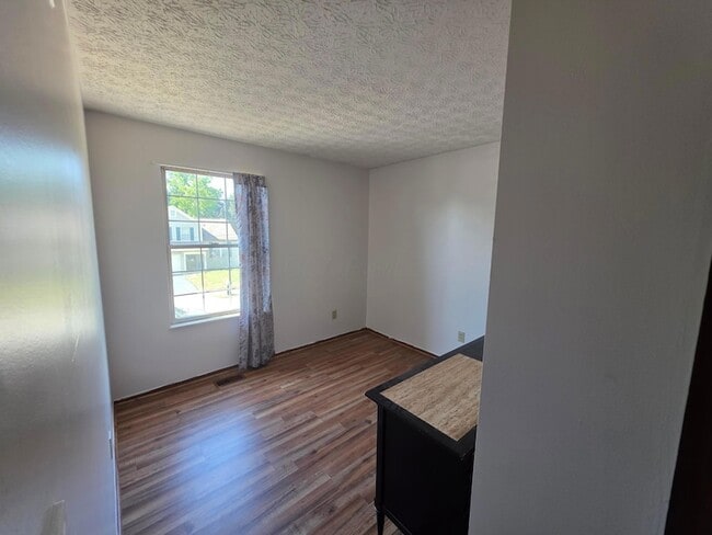 Building Photo - 7006 Finchley Dr