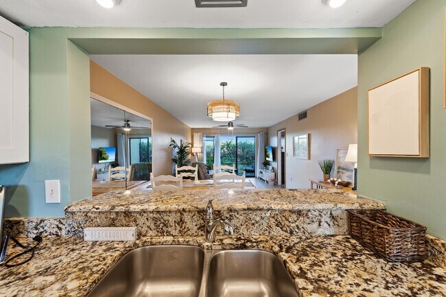 Building Photo - 7420 S Ocean Dr