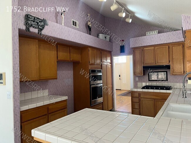 Building Photo - 1752 Bradcliff Way