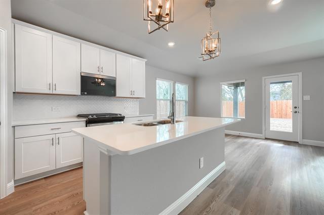 Building Photo - 511 Midnight Oak Dr