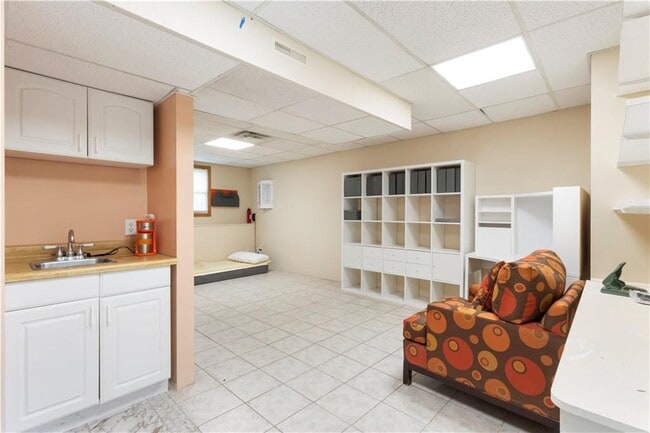 Building Photo - 32 Lawnacre Dr