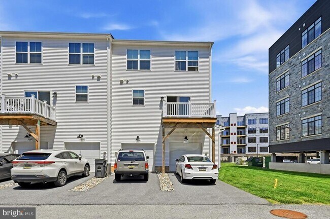 Building Photo - 933 Anvil Ct.