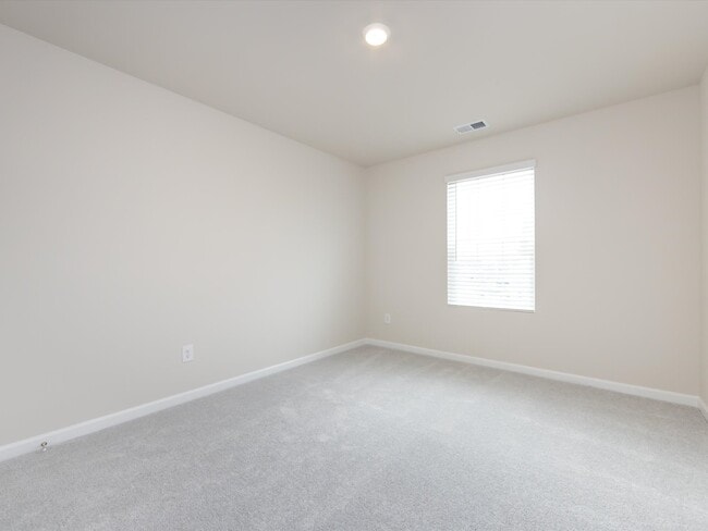 Building Photo - 1048 Old Trade St