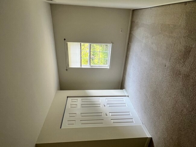 Building Photo - 10S449 Carrington Cir