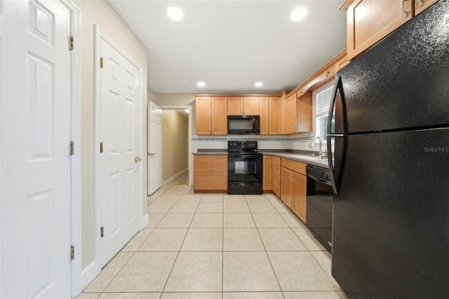 Building Photo - 12311 N Putney Ct