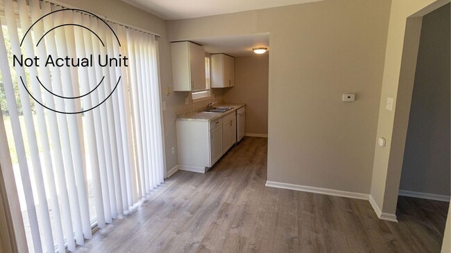 Building Photo - 7220 N Moberly Dr