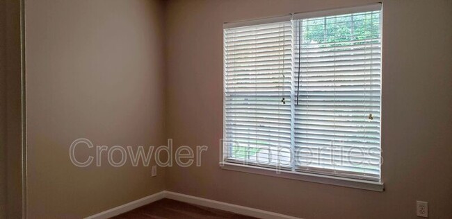 Building Photo - 10811 Wyndham Pointe Dr
