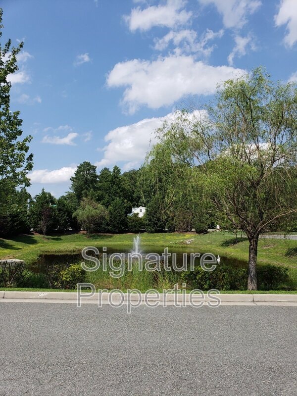 Building Photo - 9704 Bartley Pond Dr