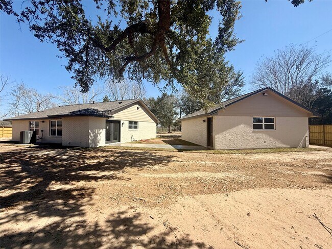 Building Photo - 4835 County Rd 380