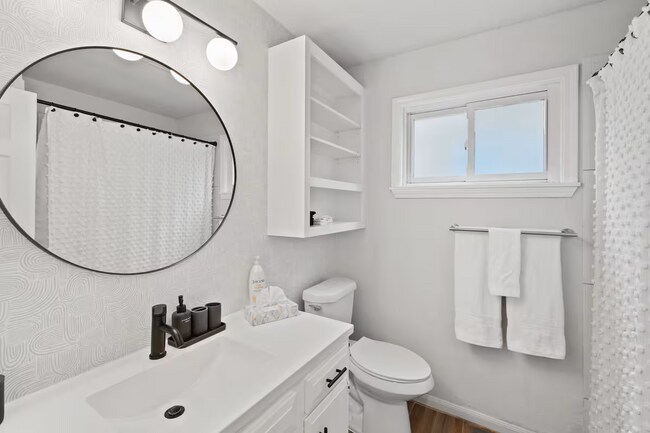 Building Photo - Meadowheath Drive