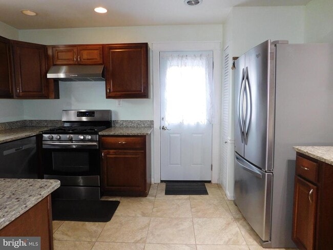 Building Photo - 8428 Aubrey Dr