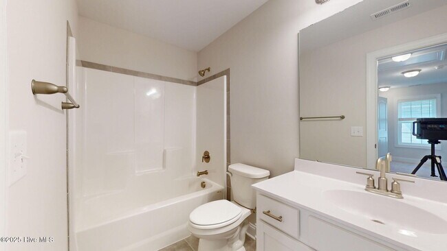 Building Photo - 358 N Ardsley Ln