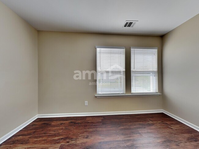 Building Photo - 406 Flint Dr