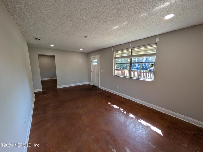 Building Photo - 2063 N Laura St