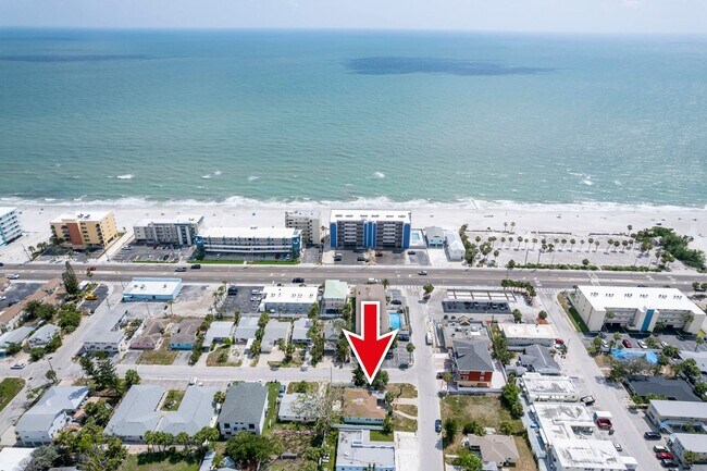 Building Photo - Fully Renovated Beachside Beauty – Walk to the Sand