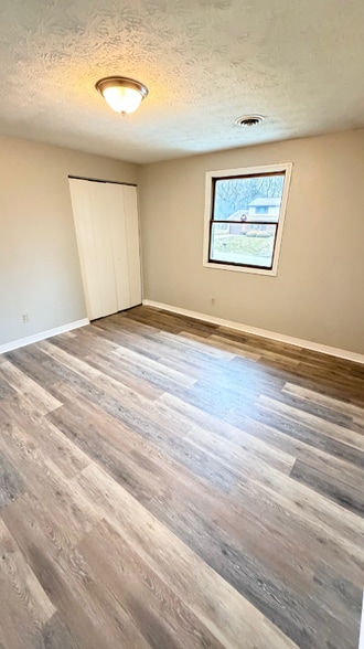 Building Photo - 7800 Heatherview St NW