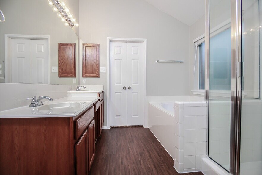 Building Photo - 2809 Berry Hill