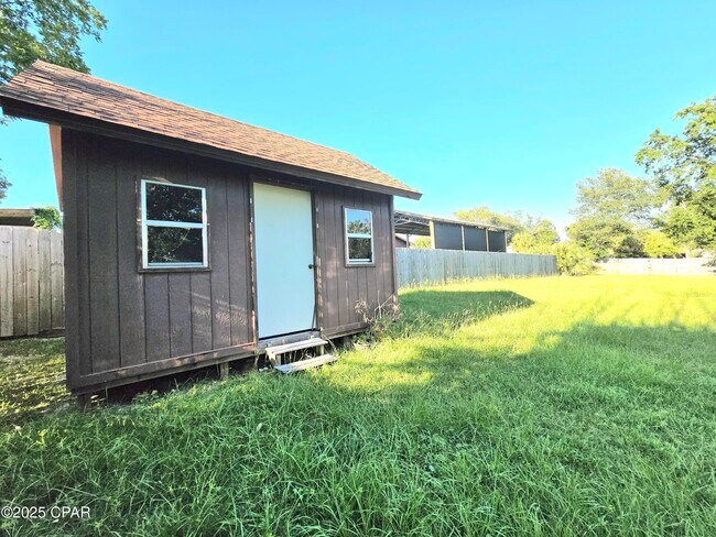 Building Photo - 7523 Chipewa St
