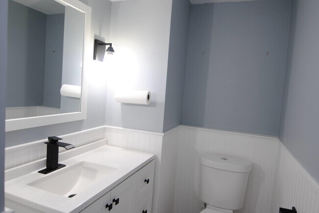 Building Photo - 39 Bluestone Dr