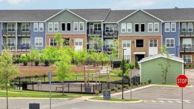 Building Photo - 1430 Bell Rd