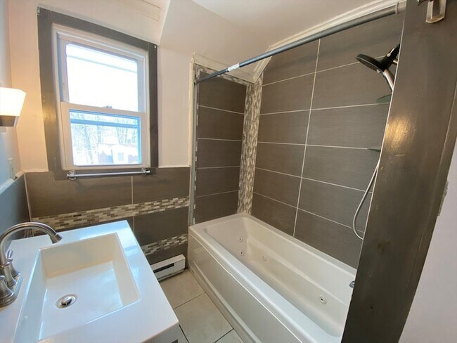 Building Photo - 76 19th St