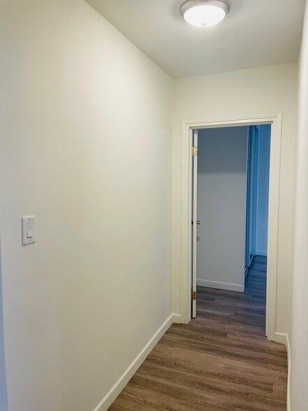 Building Photo - 501 Gayley Ave