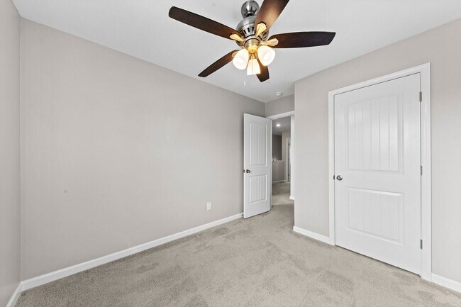 Building Photo - 155 Champions Ln