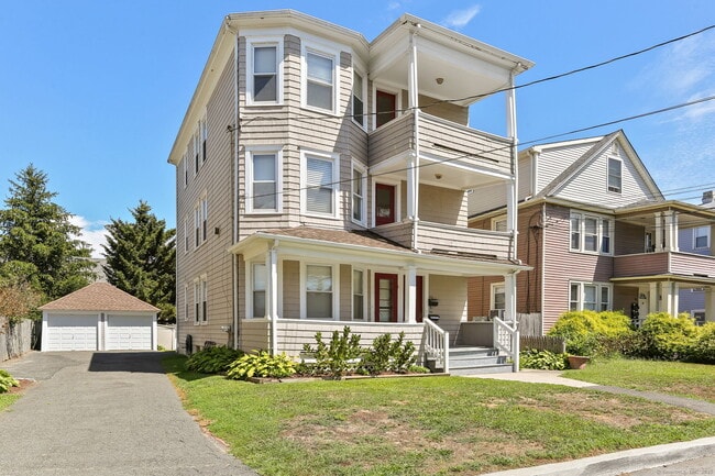 Primary Photo - 46 Churchill St