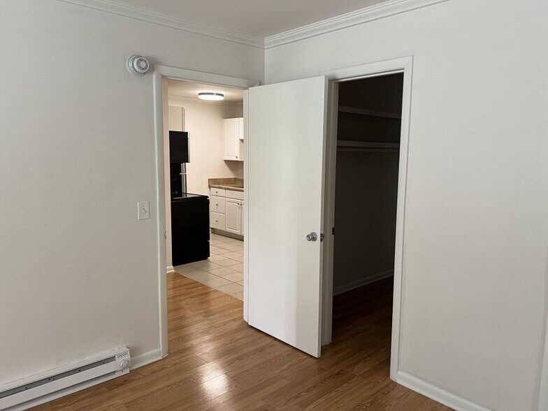 Building Photo - 2601 Hillsboro Pike